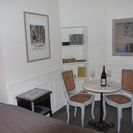 Petit Paris - Oasis In Marais Appartement Buitenkant foto