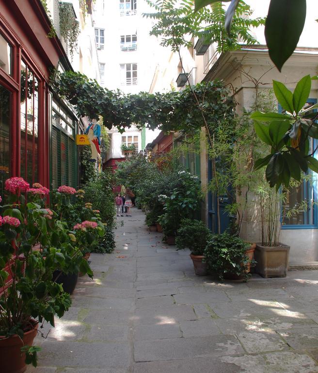 Petit Paris - Oasis In Marais Appartement Buitenkant foto