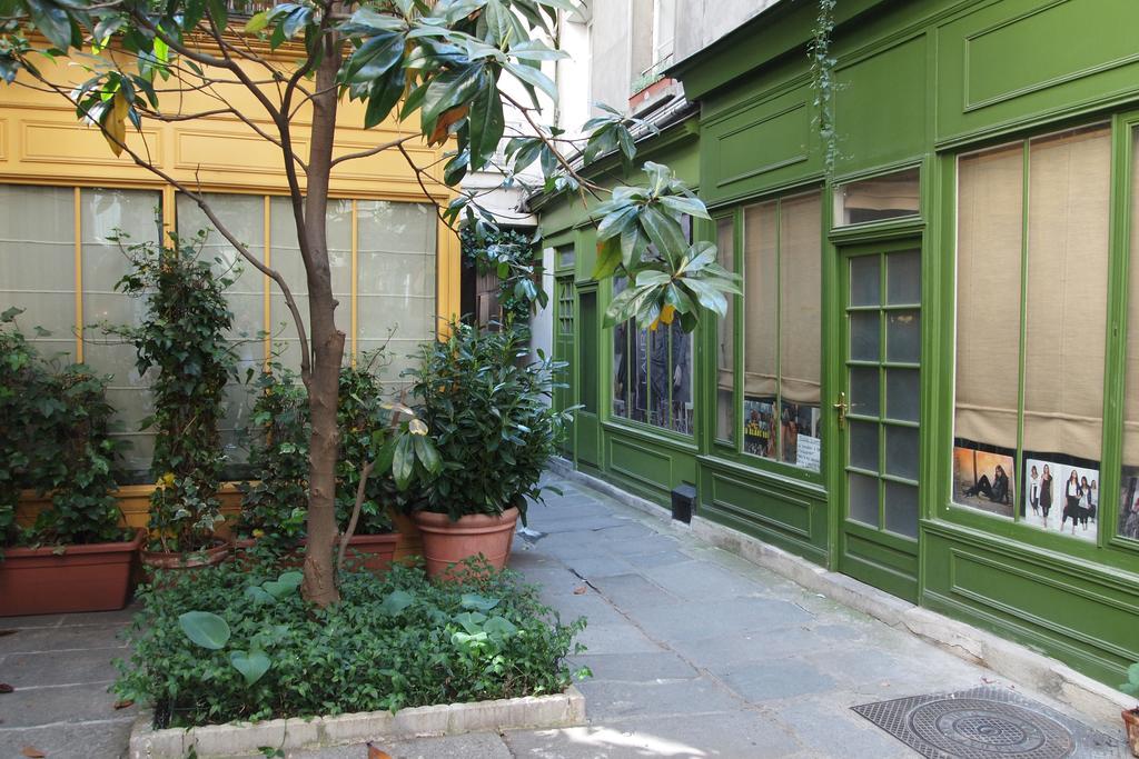 Petit Paris - Oasis In Marais Appartement Buitenkant foto