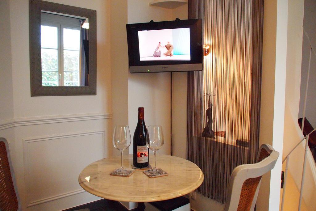 Petit Paris - Oasis In Marais Appartement Buitenkant foto